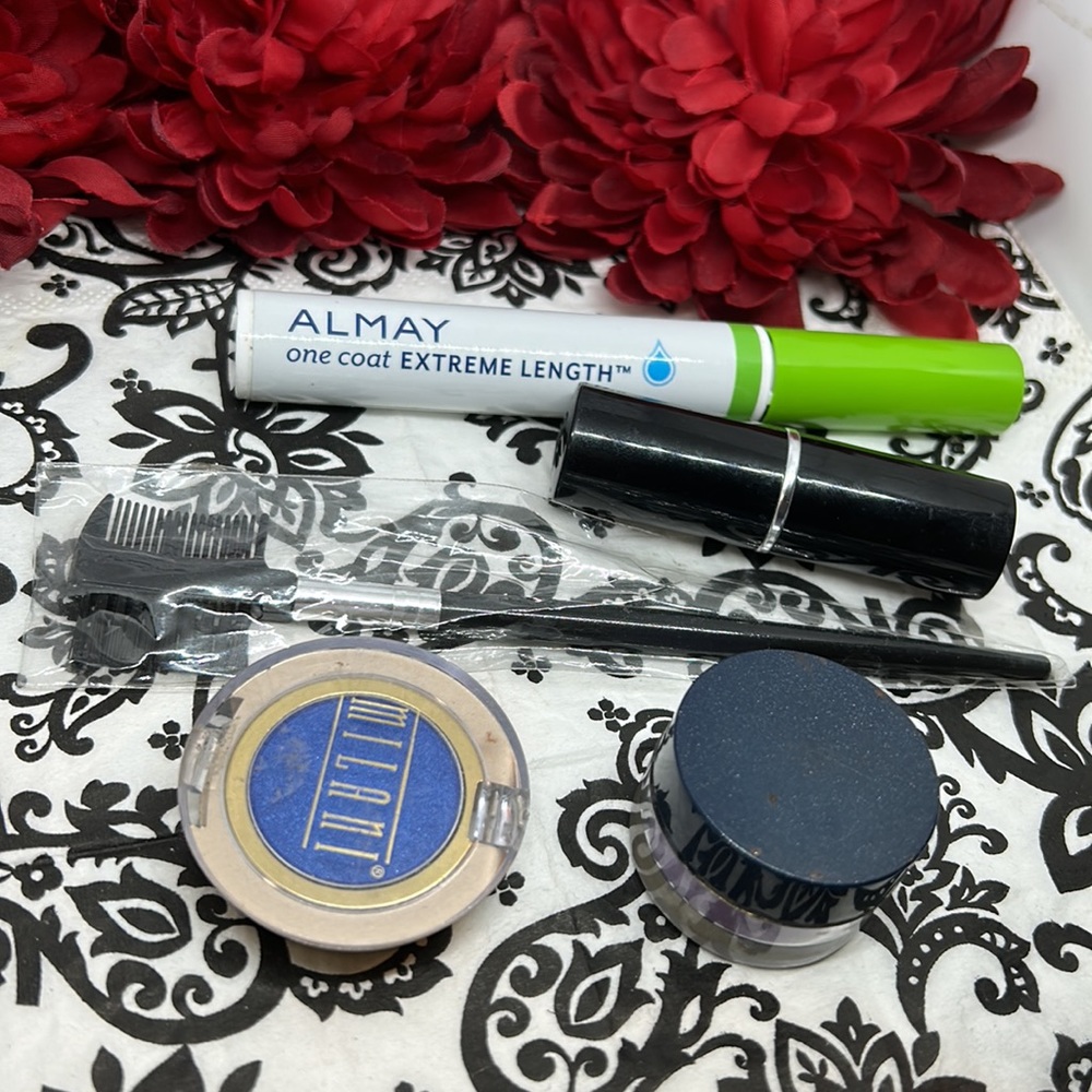 Make up bundle - Picture 3 of 13
